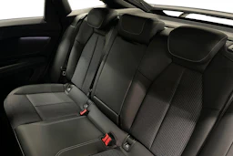 met. vihreä Audi Q4 e-tron 2026 kuva 8.