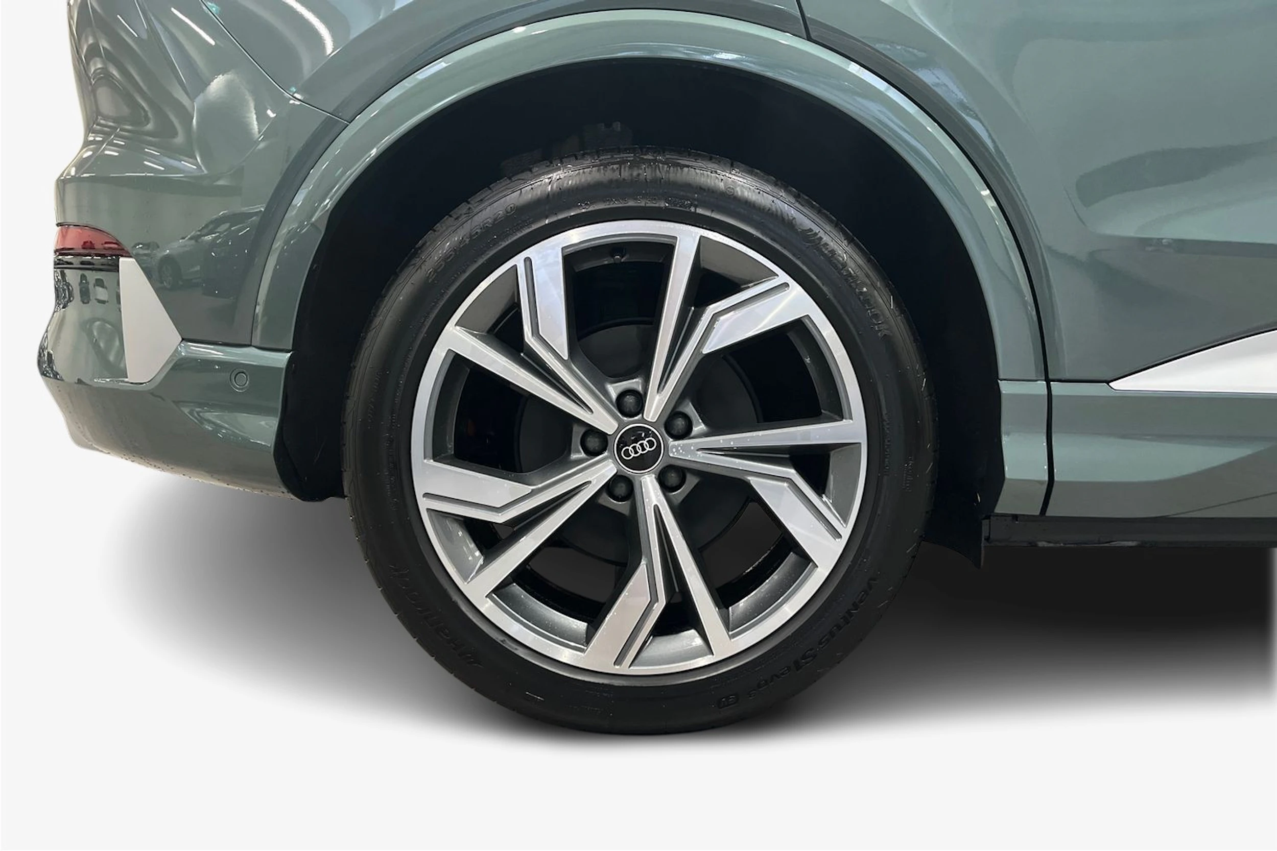 met. vihreä Audi Q4 e-tron 2026 kuva 9.