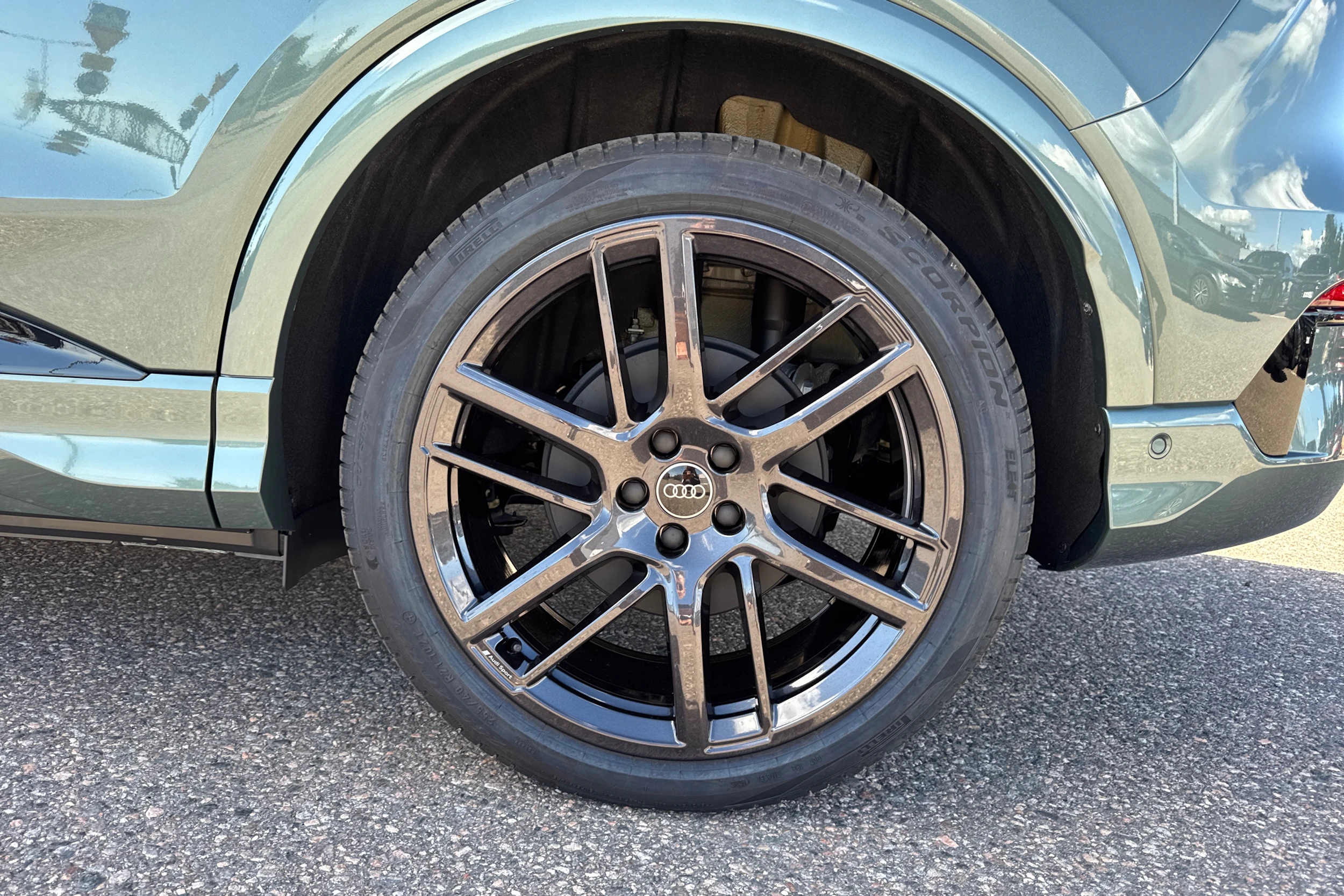 vihreä Audi Q4 e-tron 2027 kuva 10.