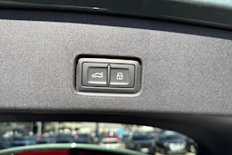 vihreä Audi Q4 e-tron 2027 kuva 12.