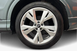 met. vihreä Audi Q4 e-tron 2026 kuva 9.