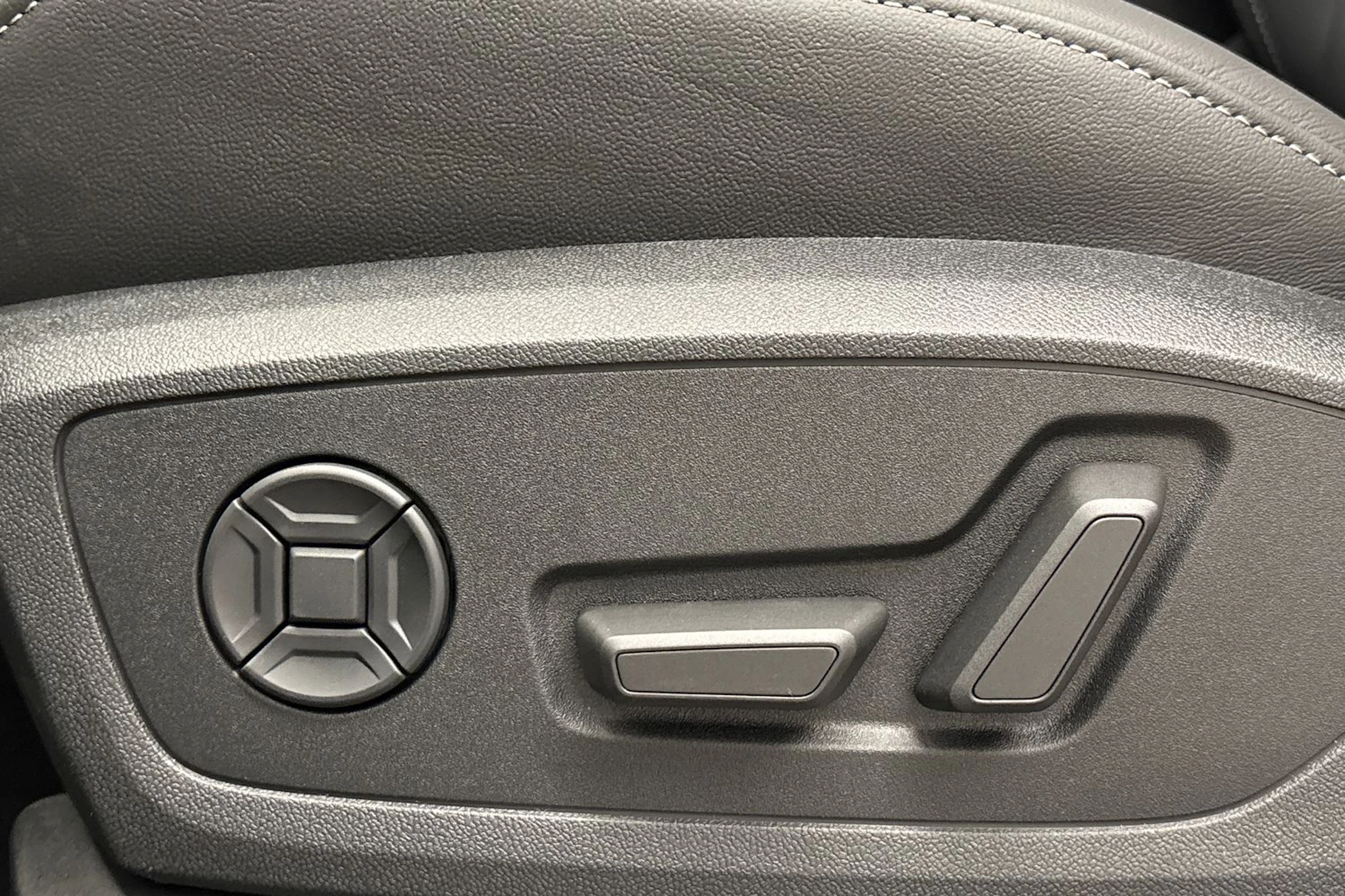 met. vihreä Audi Q4 e-tron 2026 kuva 12.