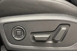 met. vihreä Audi Q4 e-tron 2026 kuva 12.