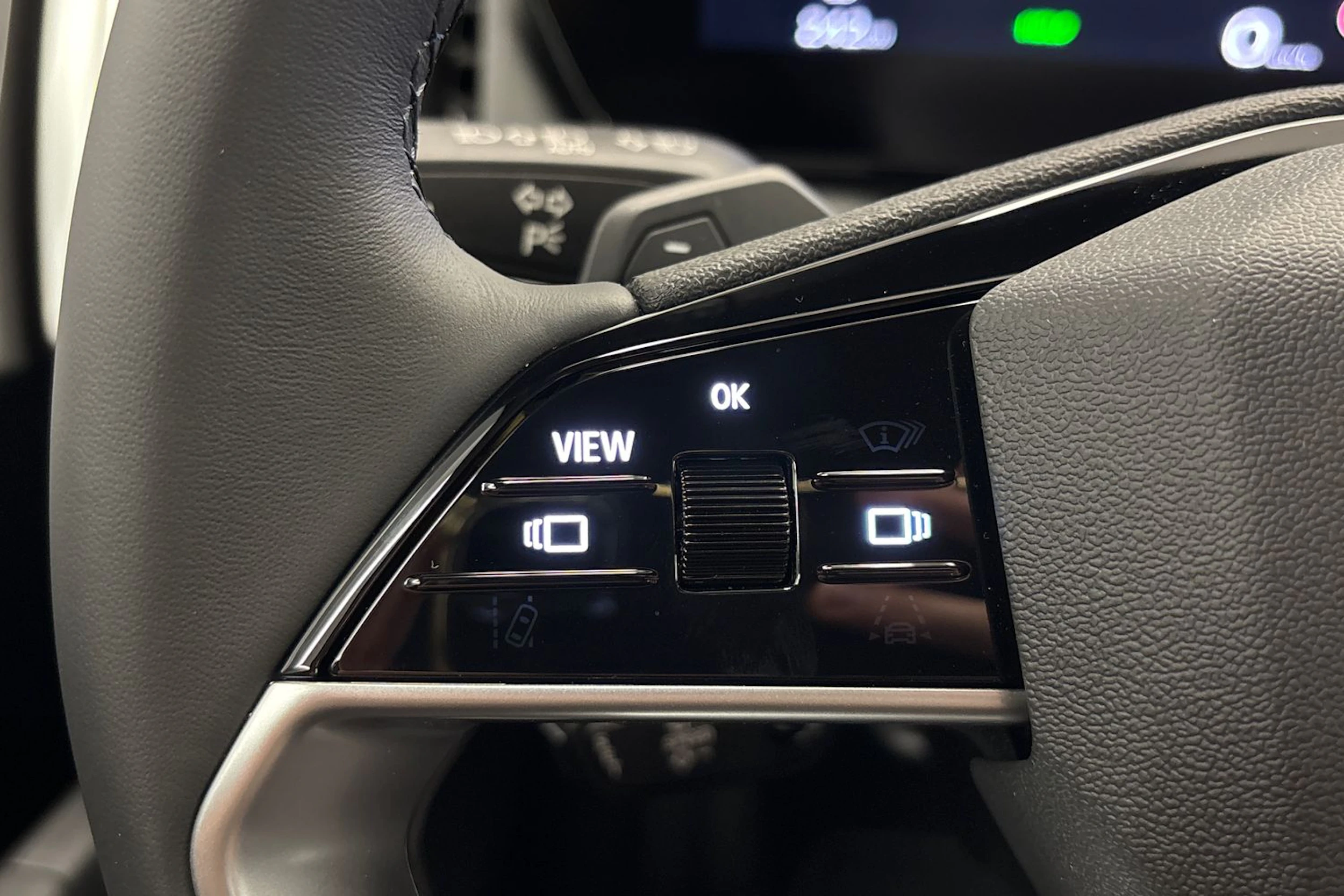 met. vihreä Audi Q4 e-tron 2026 kuva 15.