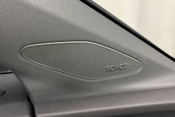 met. vihreä Audi Q4 e-tron 2026 kuva 19.