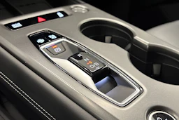 met. vihreä Audi Q4 e-tron 2026 kuva 29.