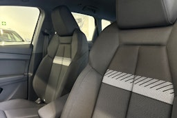 met. harmaa Audi Q4 e-tron 2026 kuva 13.