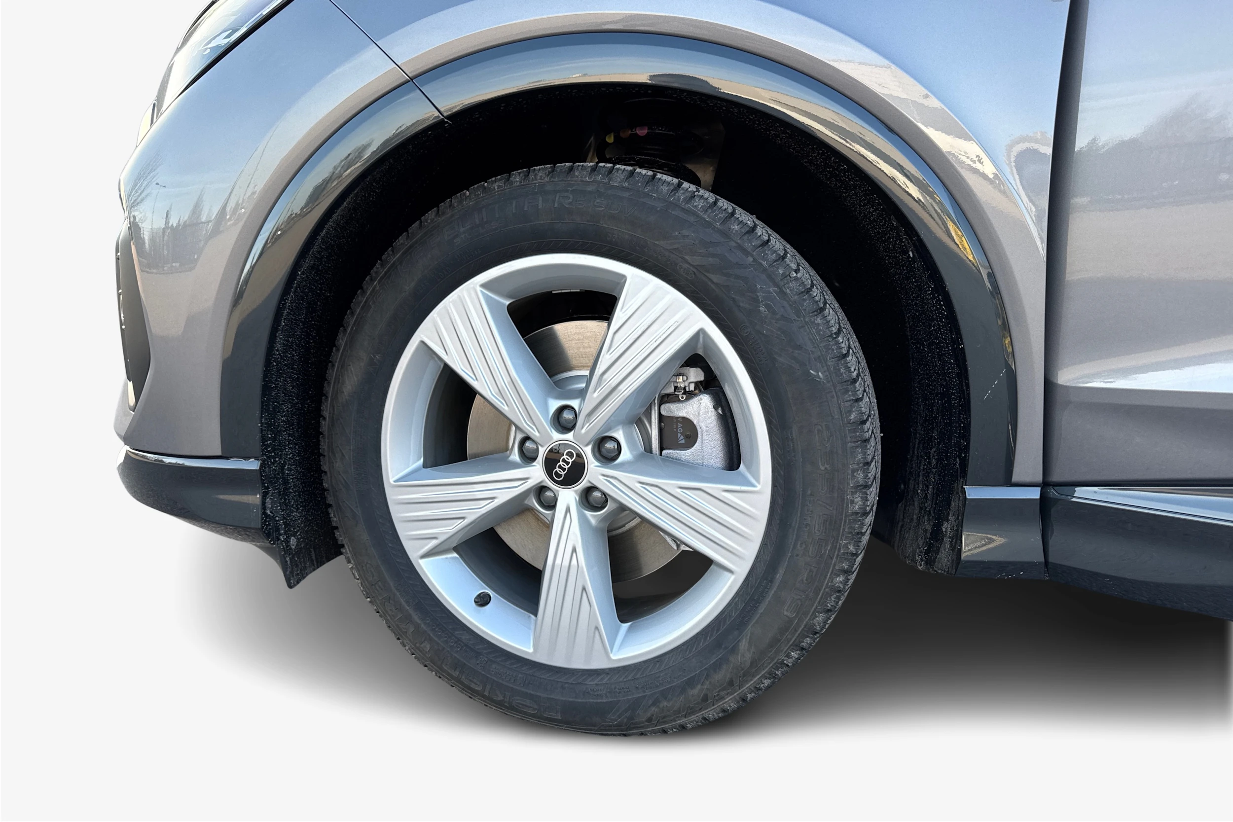 harmaa Audi Q4 e-tron 2026 kuva 9.