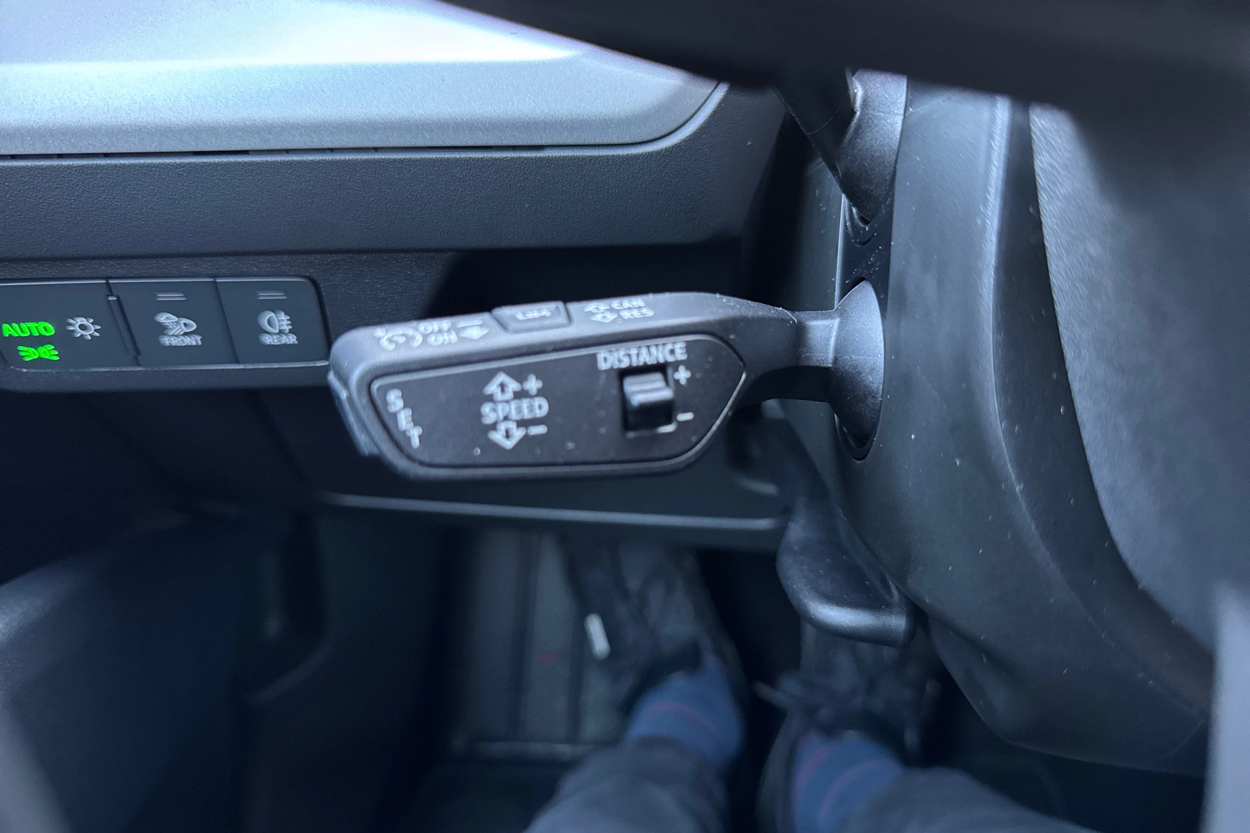 harmaa Audi Q4 e-tron 2026 kuva 13.