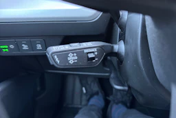 harmaa Audi Q4 e-tron 2026 kuva 13.