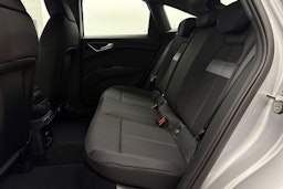 met. harmaa Audi Q4 e-tron 2026 kuva 8.