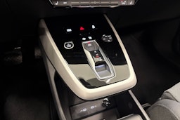 met. harmaa Audi Q4 e-tron 2026 kuva 19.