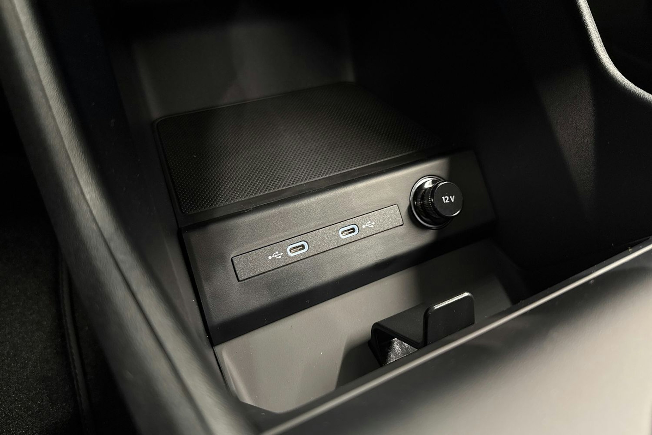 met. harmaa Audi Q4 e-tron 2026 kuva 20.