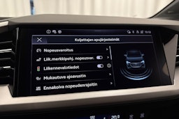 met. harmaa Audi Q4 e-tron 2026 kuva 24.