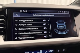 met. harmaa Audi Q4 e-tron 2026 kuva 25.