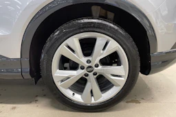 harmaa Audi Q4 e-tron 2026 kuva 13.