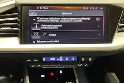 harmaa Audi Q4 e-tron 2026 kuva 16.