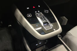 harmaa Audi Q4 e-tron 2026 kuva 17.