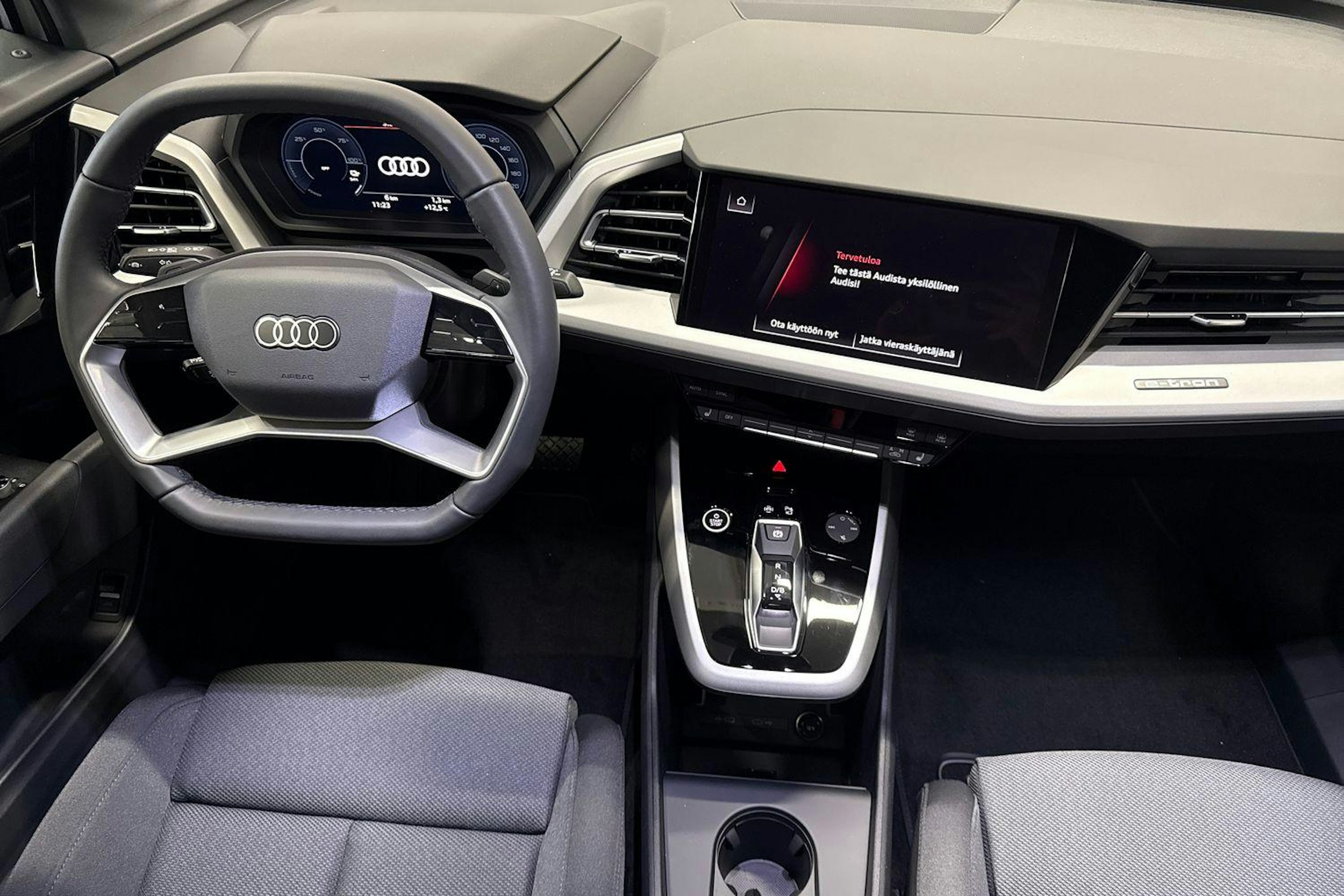 met. valkoinen Audi Q4 e-tron 2026 kuva 7.