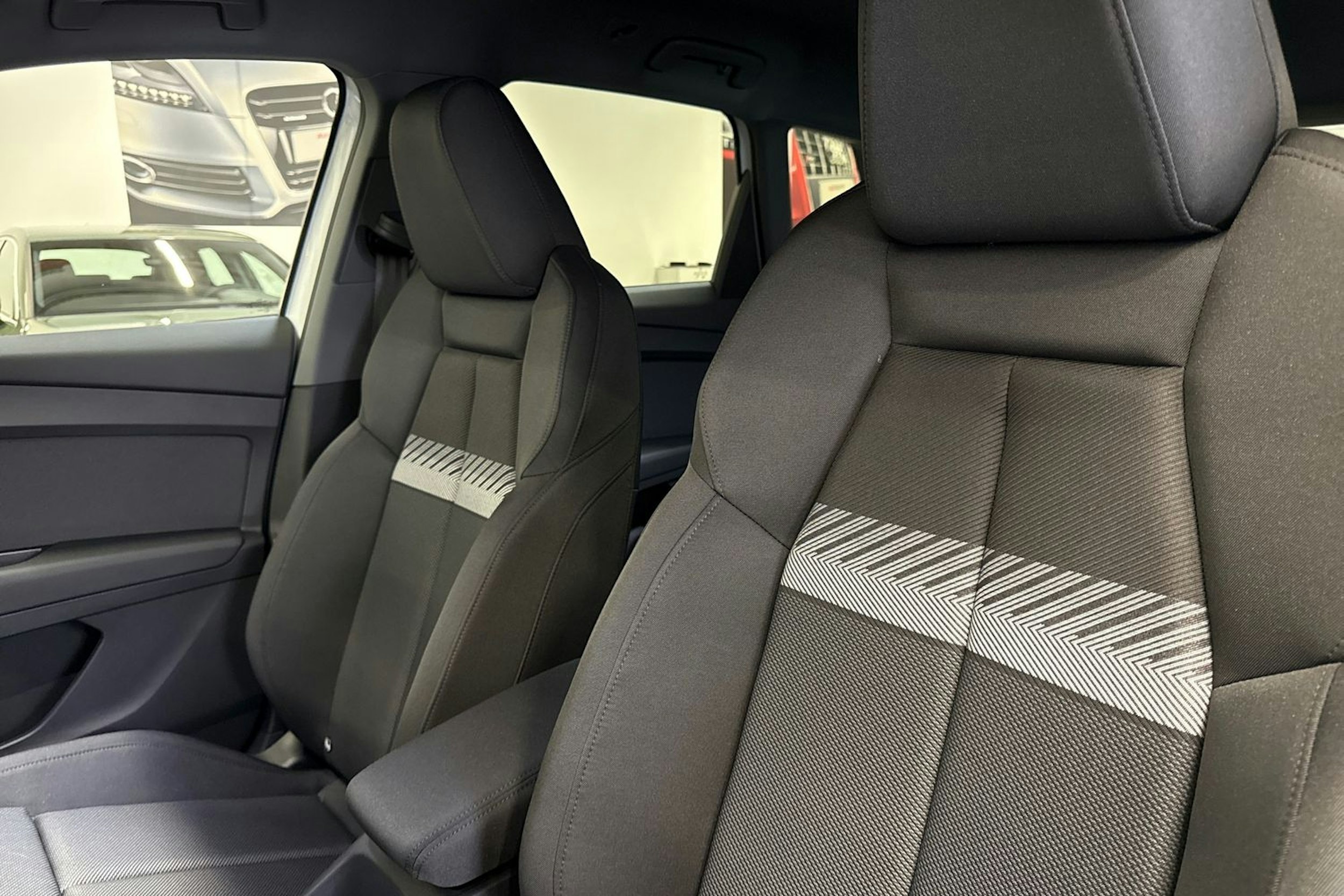 met. valkoinen Audi Q4 e-tron 2026 kuva 13.