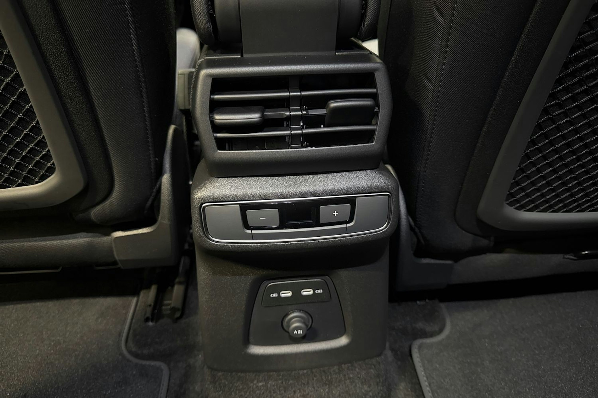 met. valkoinen Audi Q4 e-tron 2026 kuva 15.