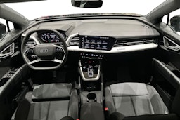musta Audi Q4 e-tron 2026 kuva 7.