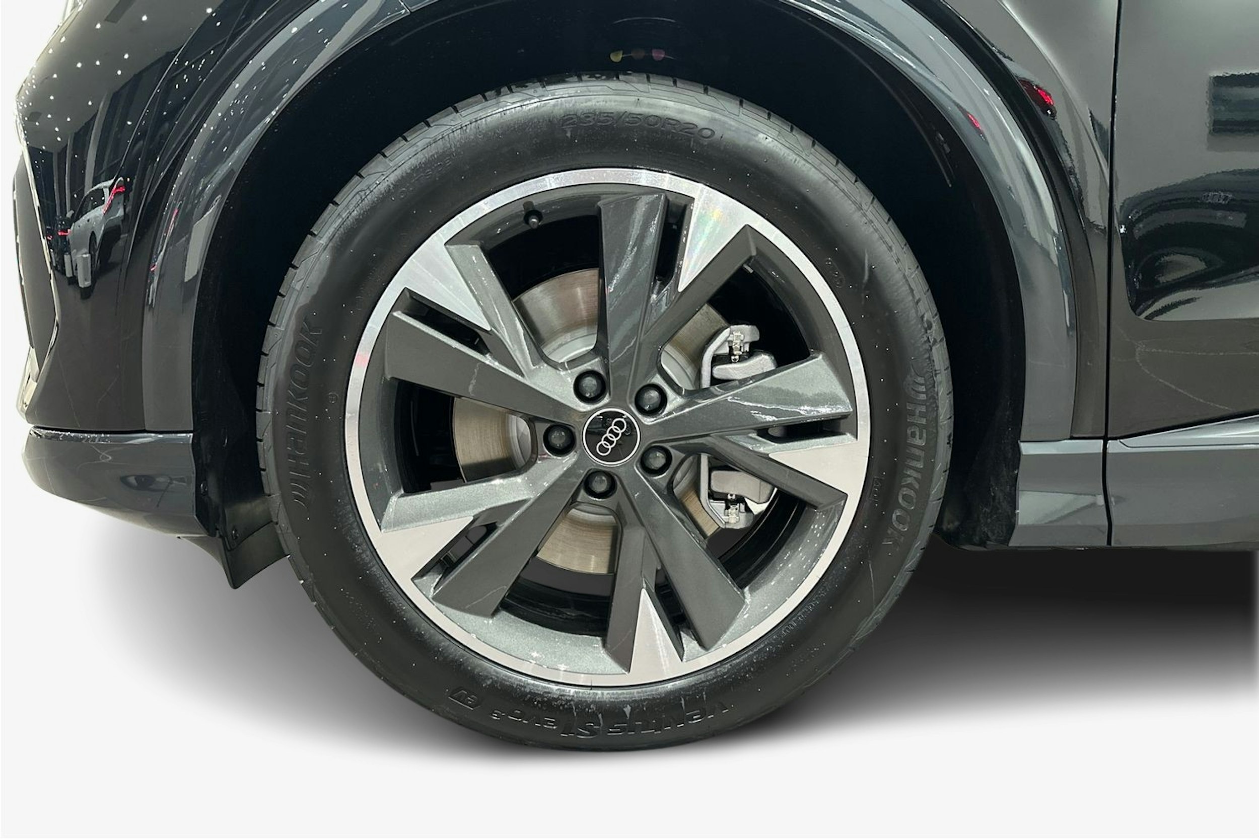 musta Audi Q4 e-tron 2026 kuva 9.