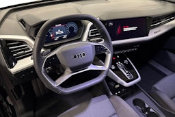 met. musta Audi Q4 e-tron 2026 kuva 6.