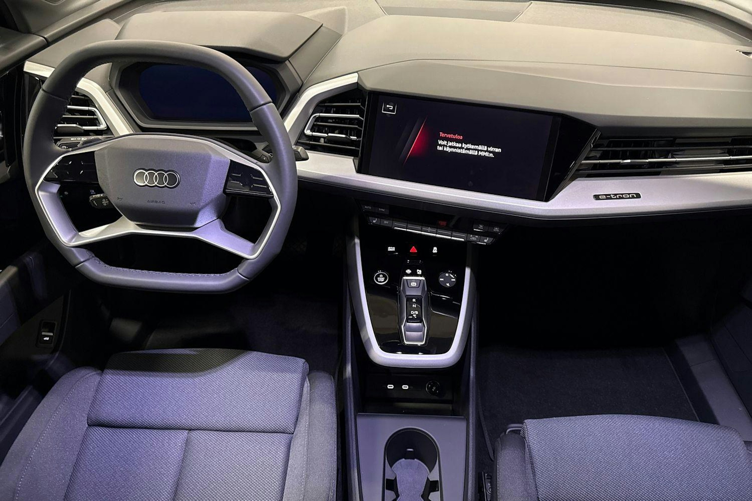 met. musta Audi Q4 e-tron 2026 kuva 7.