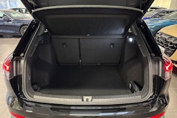 met. musta Audi Q4 e-tron 2026 kuva 11.