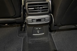 met. musta Audi Q4 e-tron 2026 kuva 15.