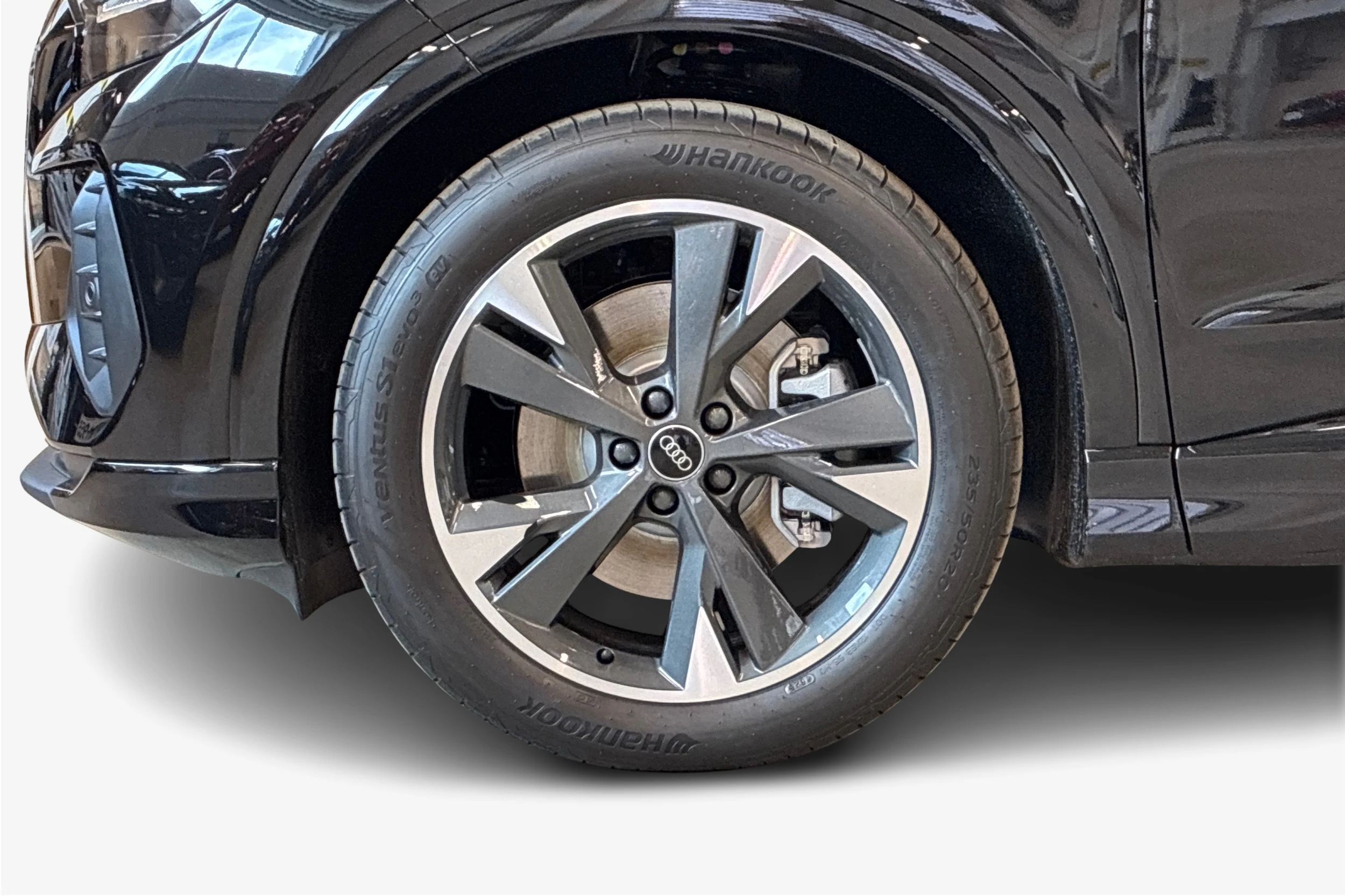 musta Audi Q4 e-tron 2026 kuva 9.