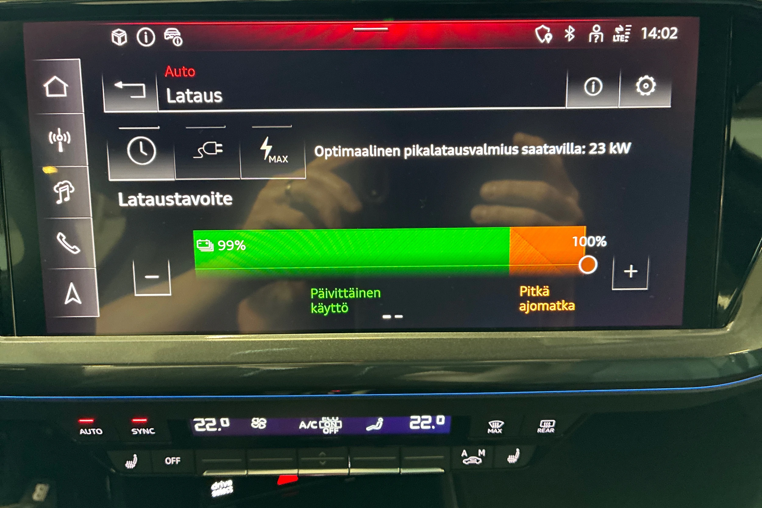 musta Audi Q4 e-tron 2026 kuva 13.