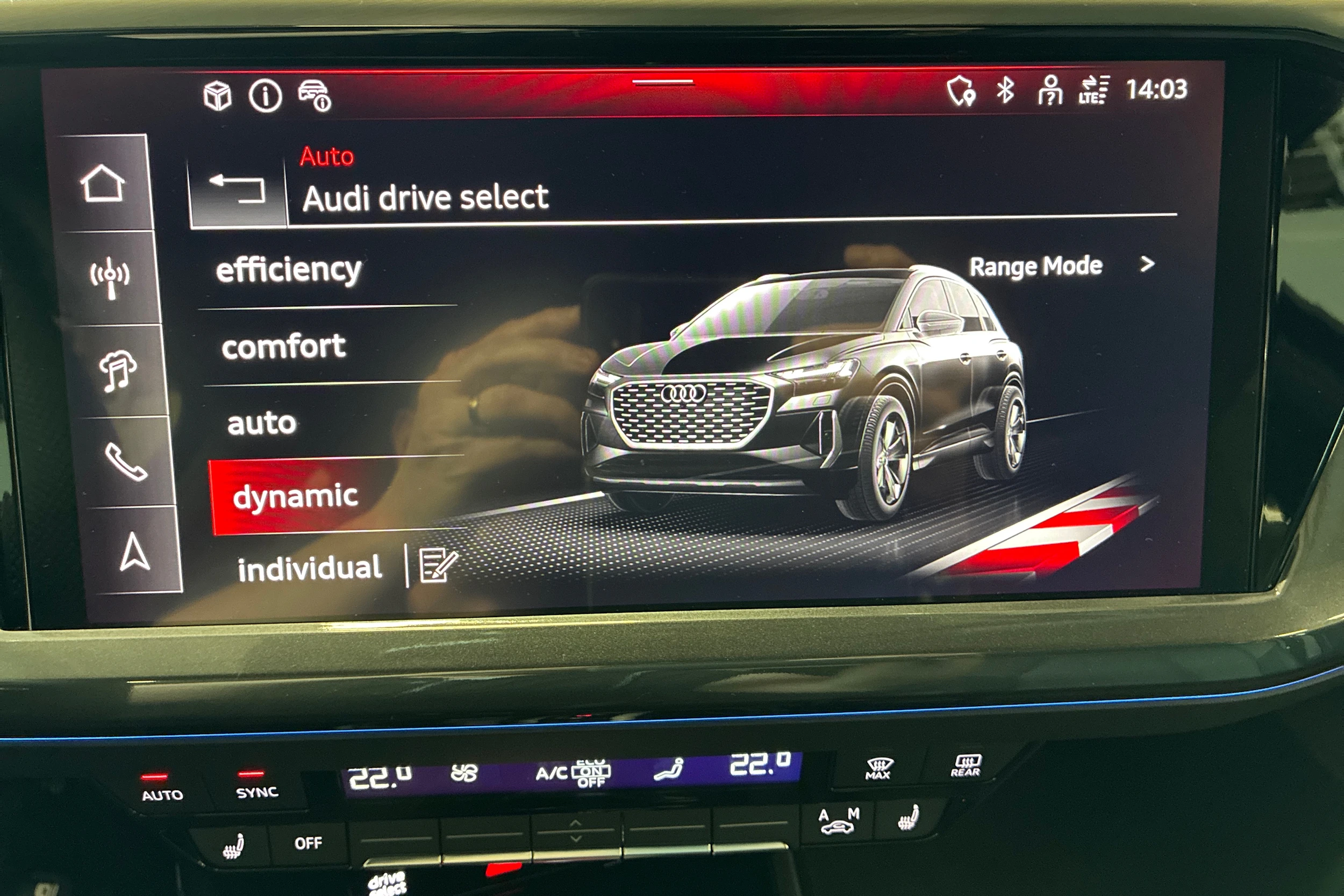 musta Audi Q4 e-tron 2026 kuva 14.
