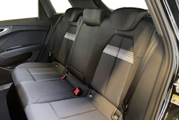 musta Audi Q4 e-tron 2026 kuva 8.