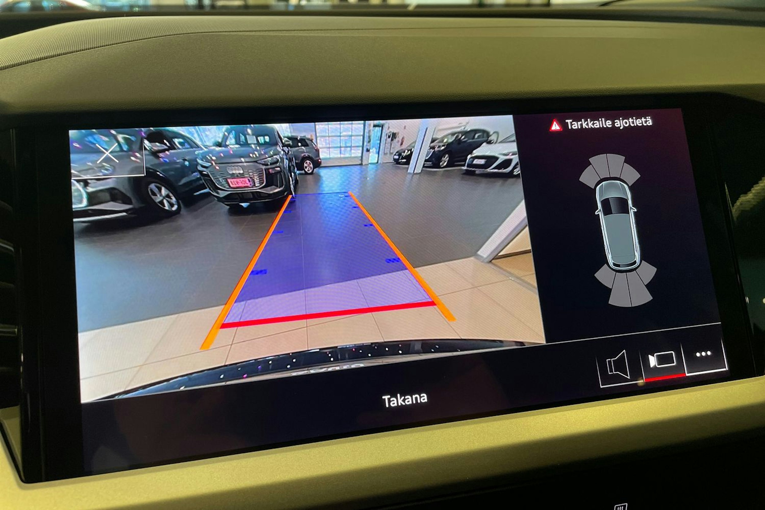 musta Audi Q4 e-tron 2026 kuva 29.