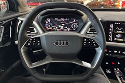 met. harmaa Audi Q4 e-tron 2026 kuva 11.