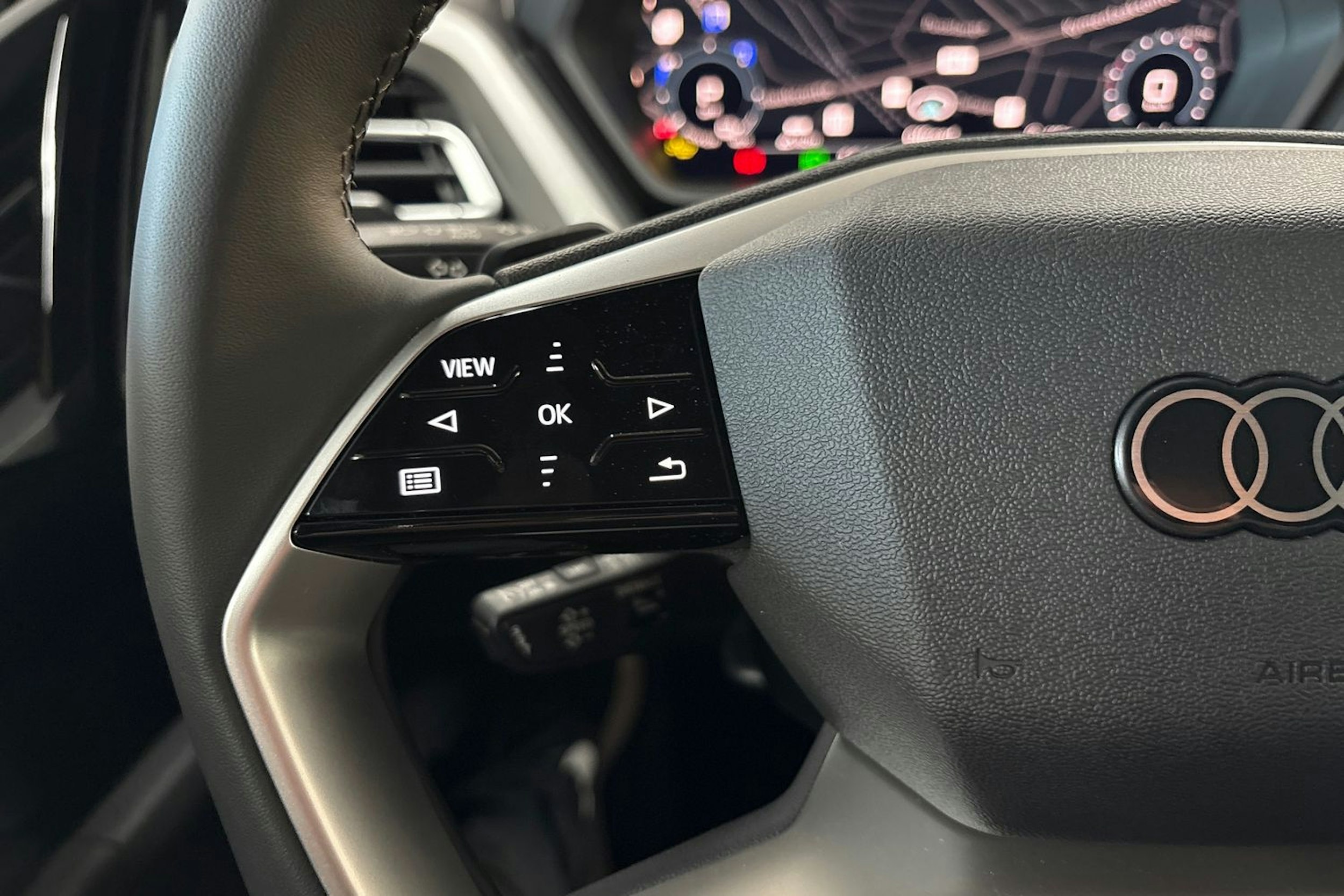 met. harmaa Audi Q4 e-tron 2026 kuva 12.