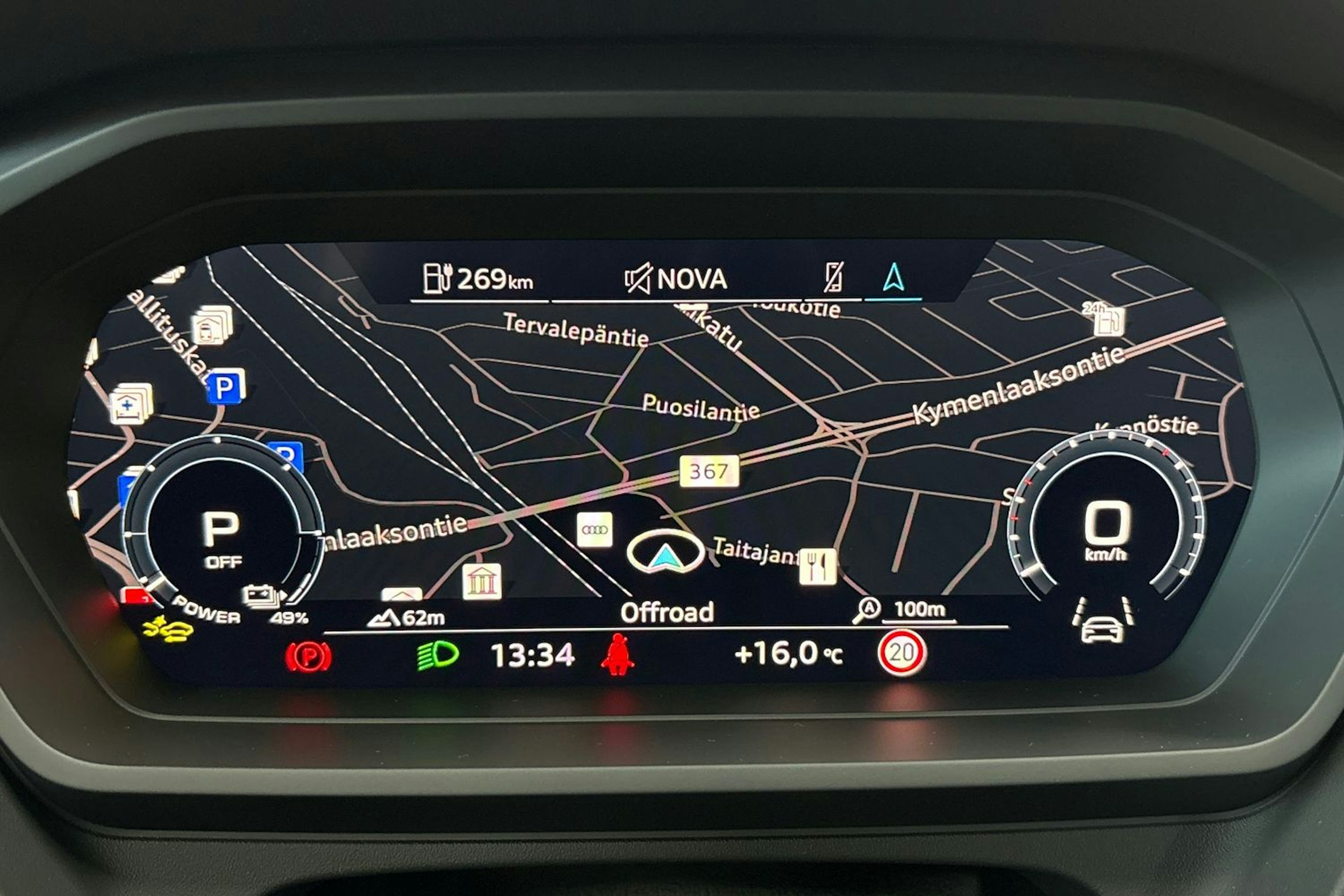 met. harmaa Audi Q4 e-tron 2026 kuva 14.