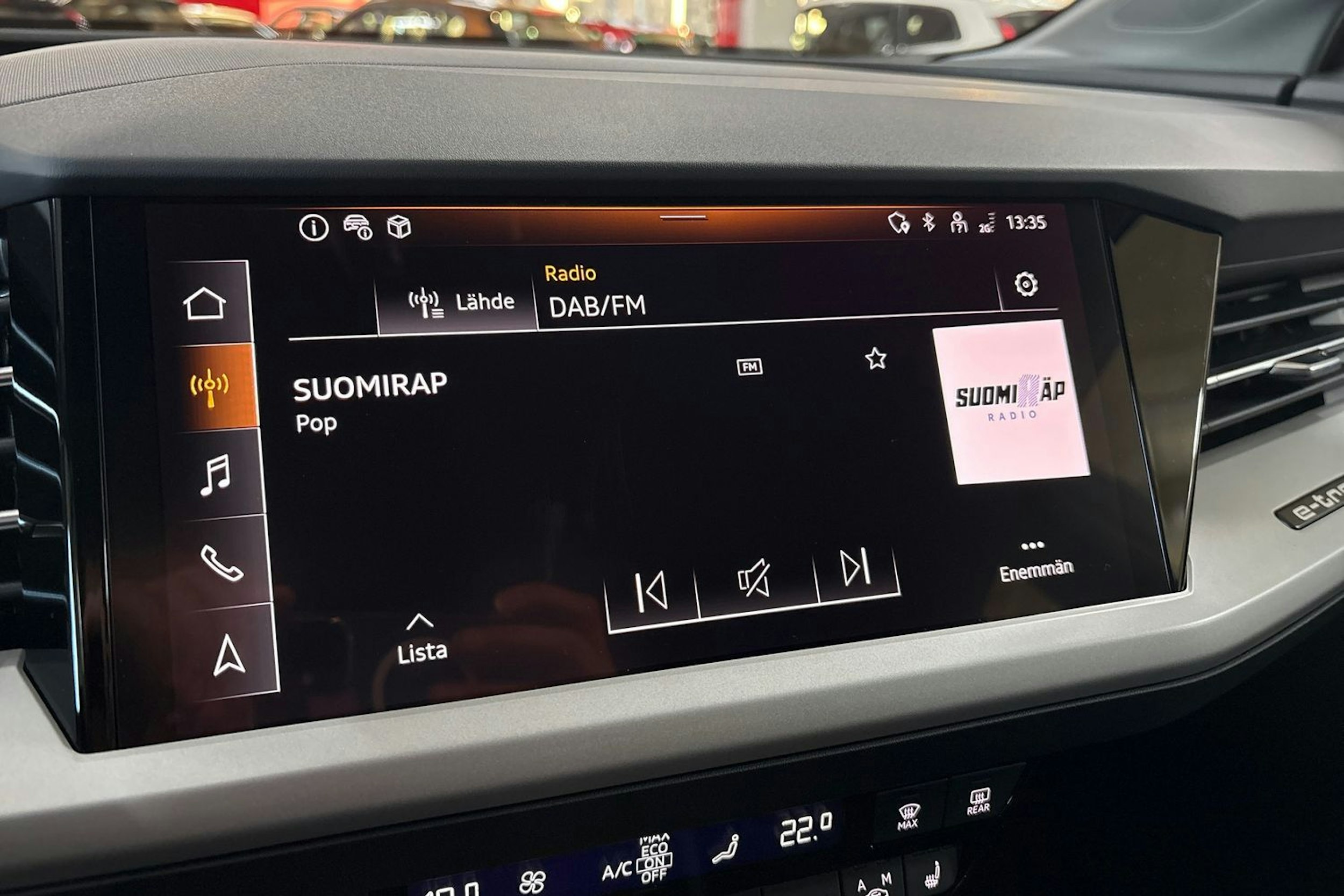 met. harmaa Audi Q4 e-tron 2026 kuva 15.