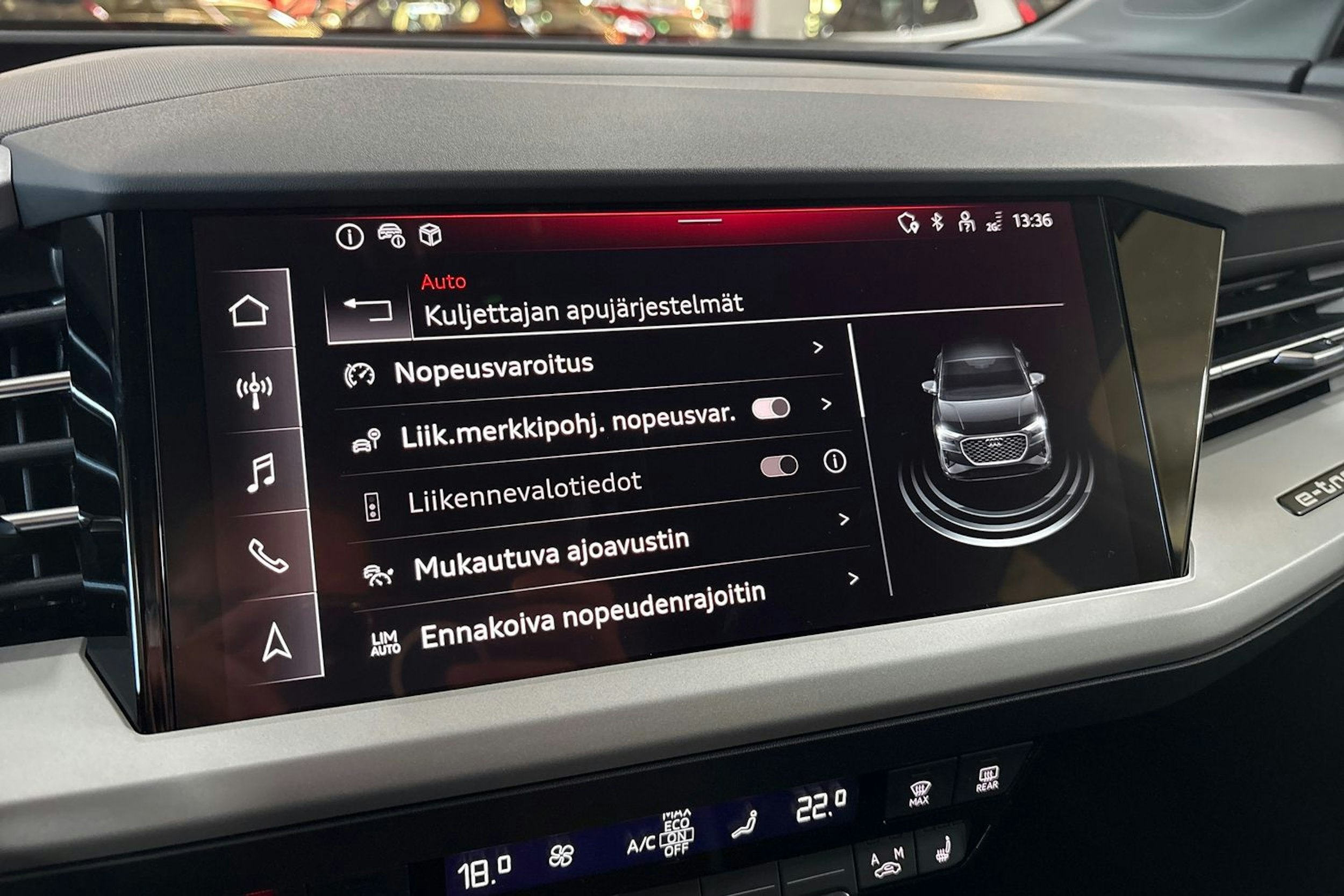 met. harmaa Audi Q4 e-tron 2026 kuva 18.