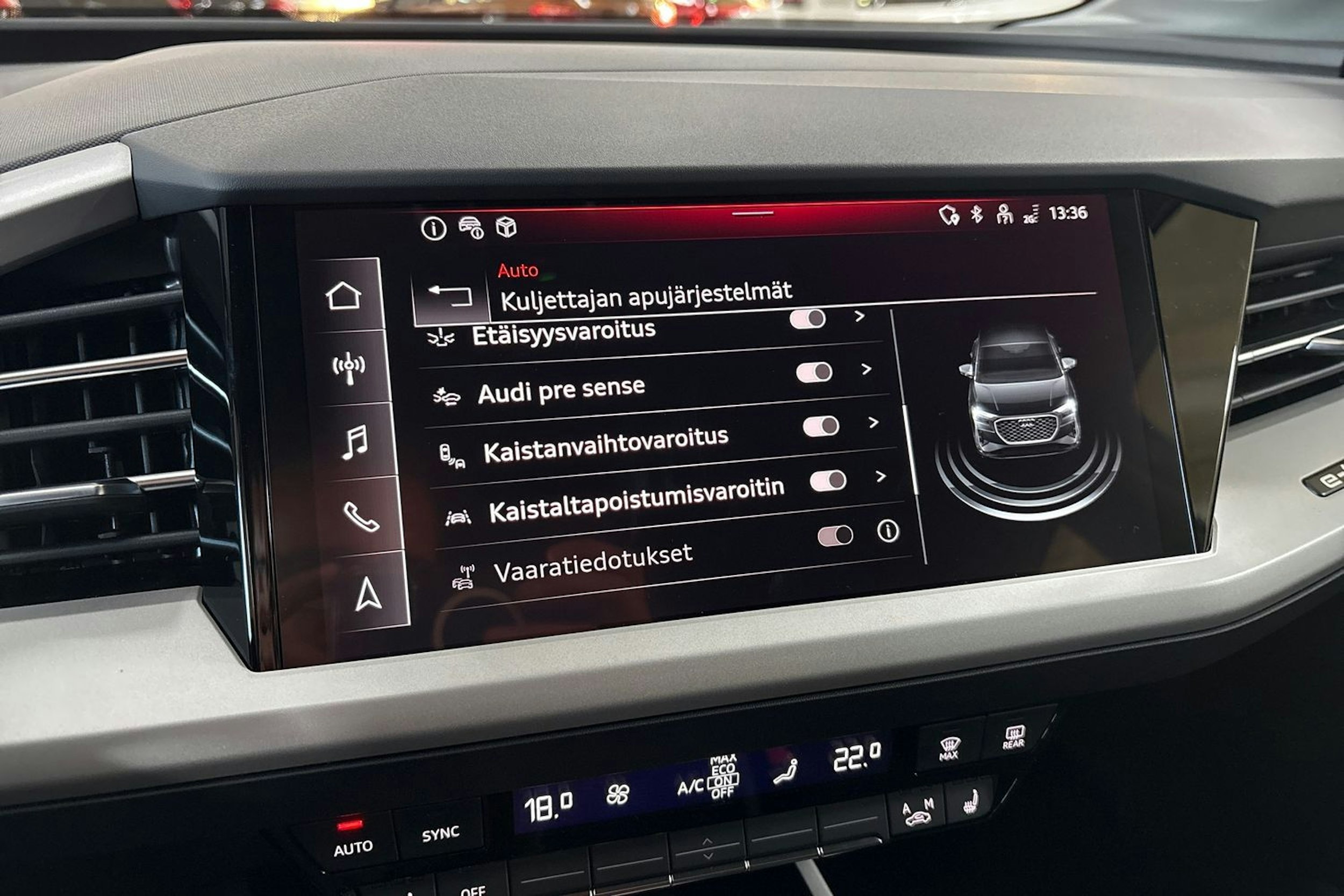 met. harmaa Audi Q4 e-tron 2026 kuva 19.