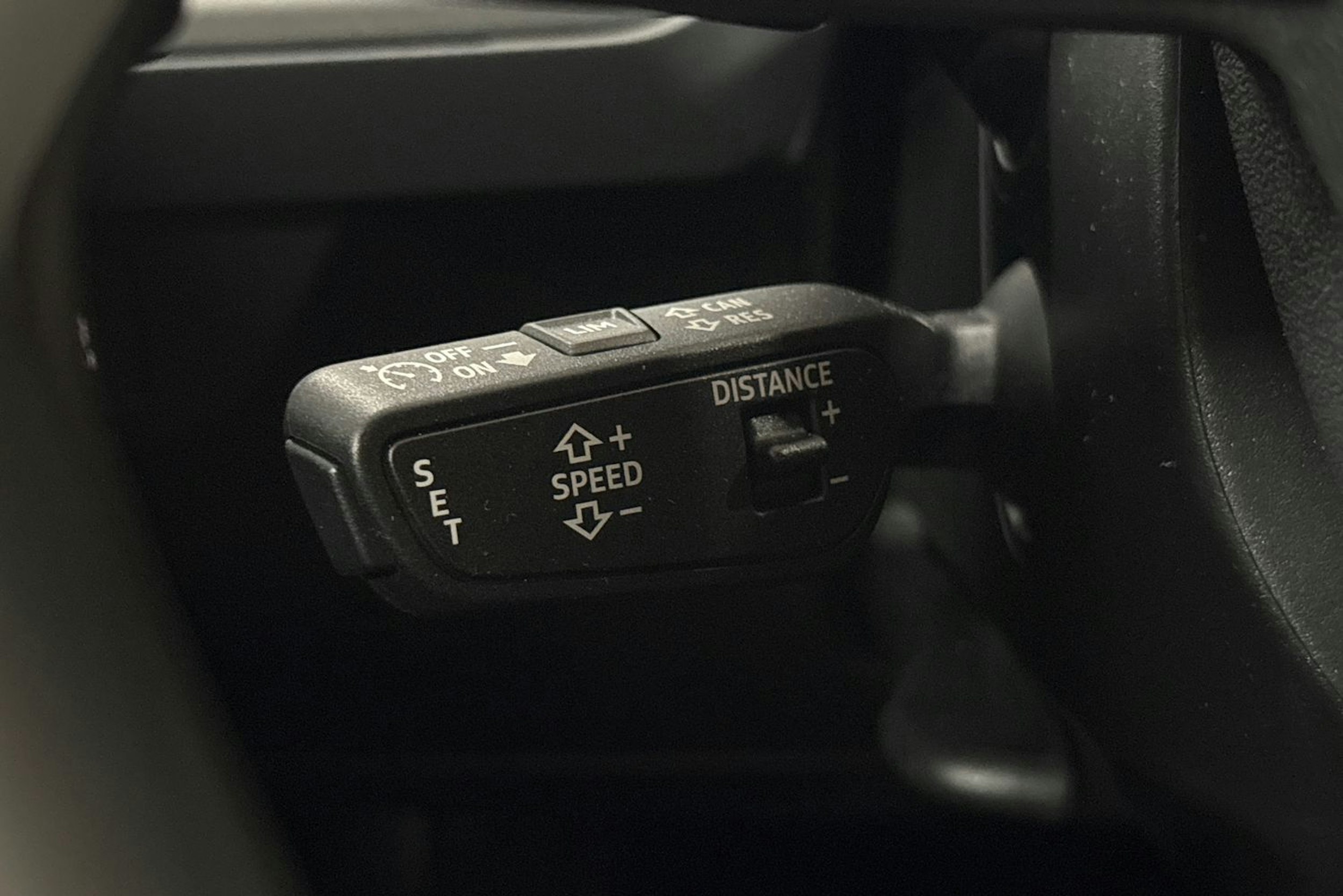 met. harmaa Audi Q4 e-tron 2026 kuva 22.