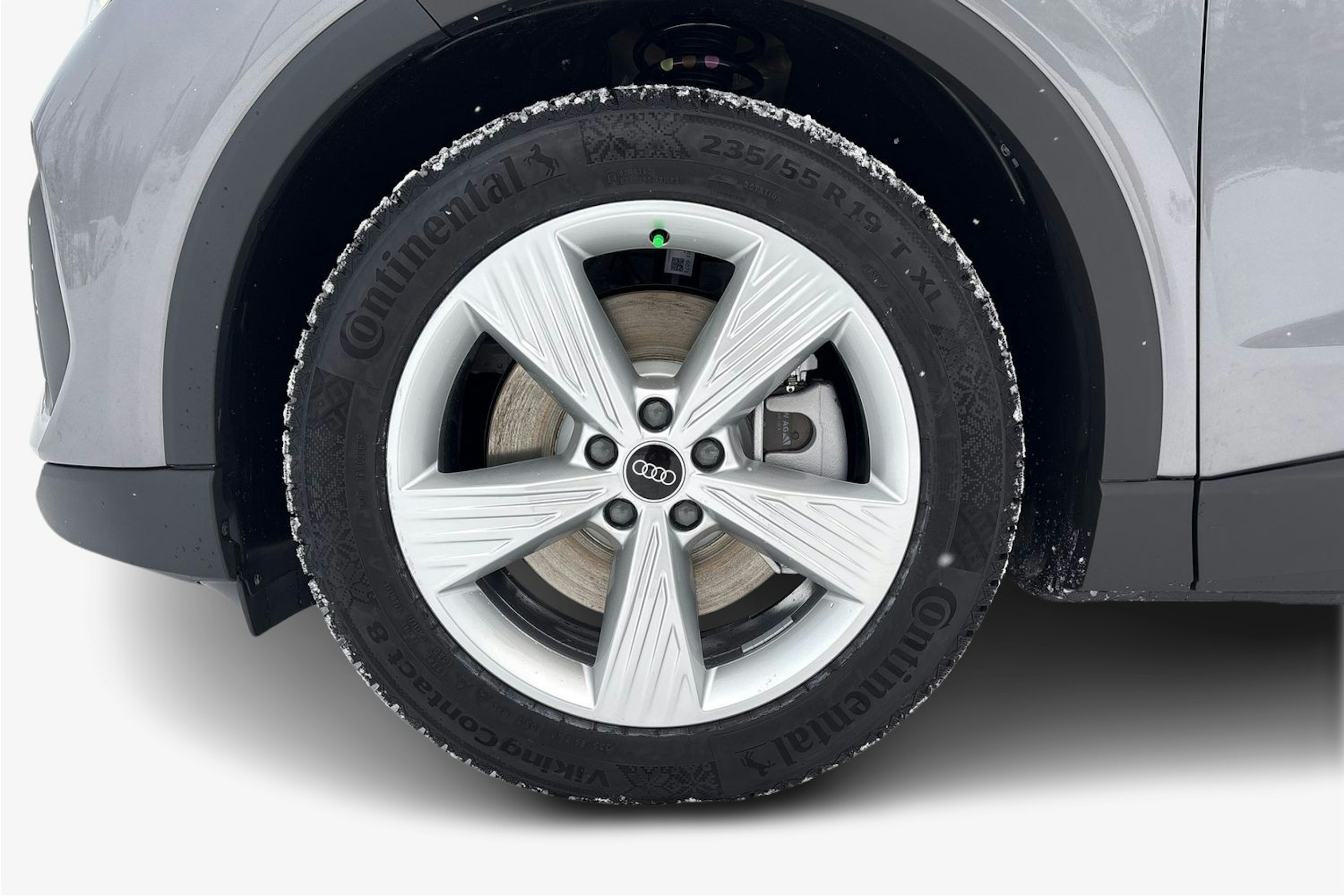 harmaa Audi Q4 e-tron 2026 kuva 9.