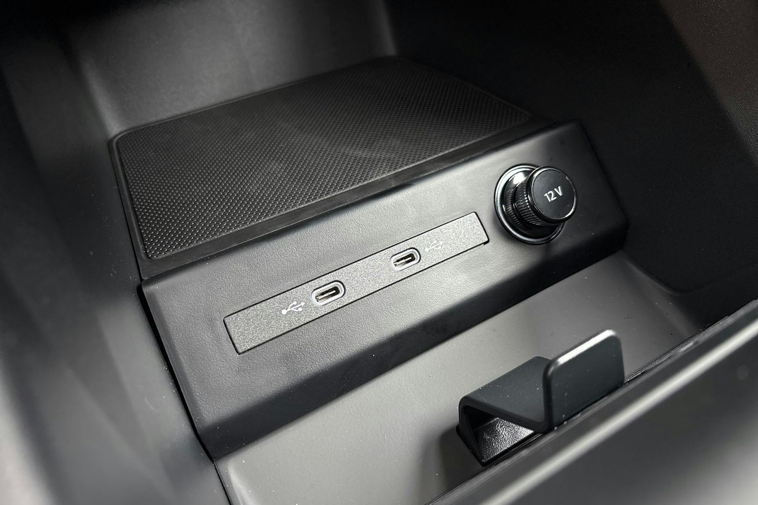 harmaa Audi Q4 e-tron 2026 kuva 16.