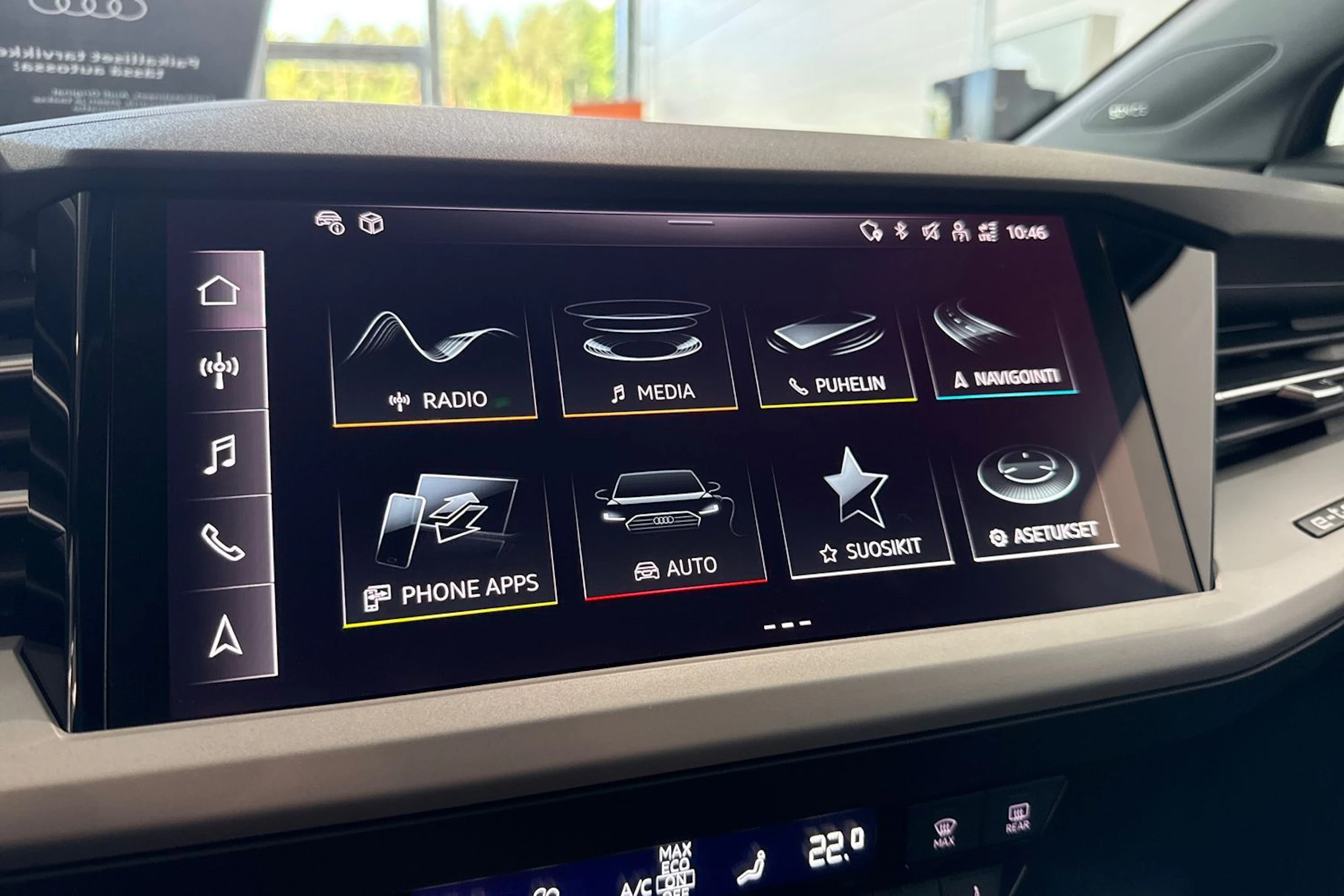 met. harmaa Audi Q4 e-tron 2026 kuva 12.