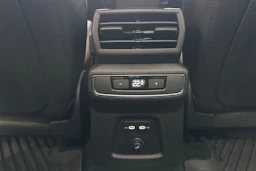 met. harmaa Audi Q4 e-tron 2026 kuva 23.