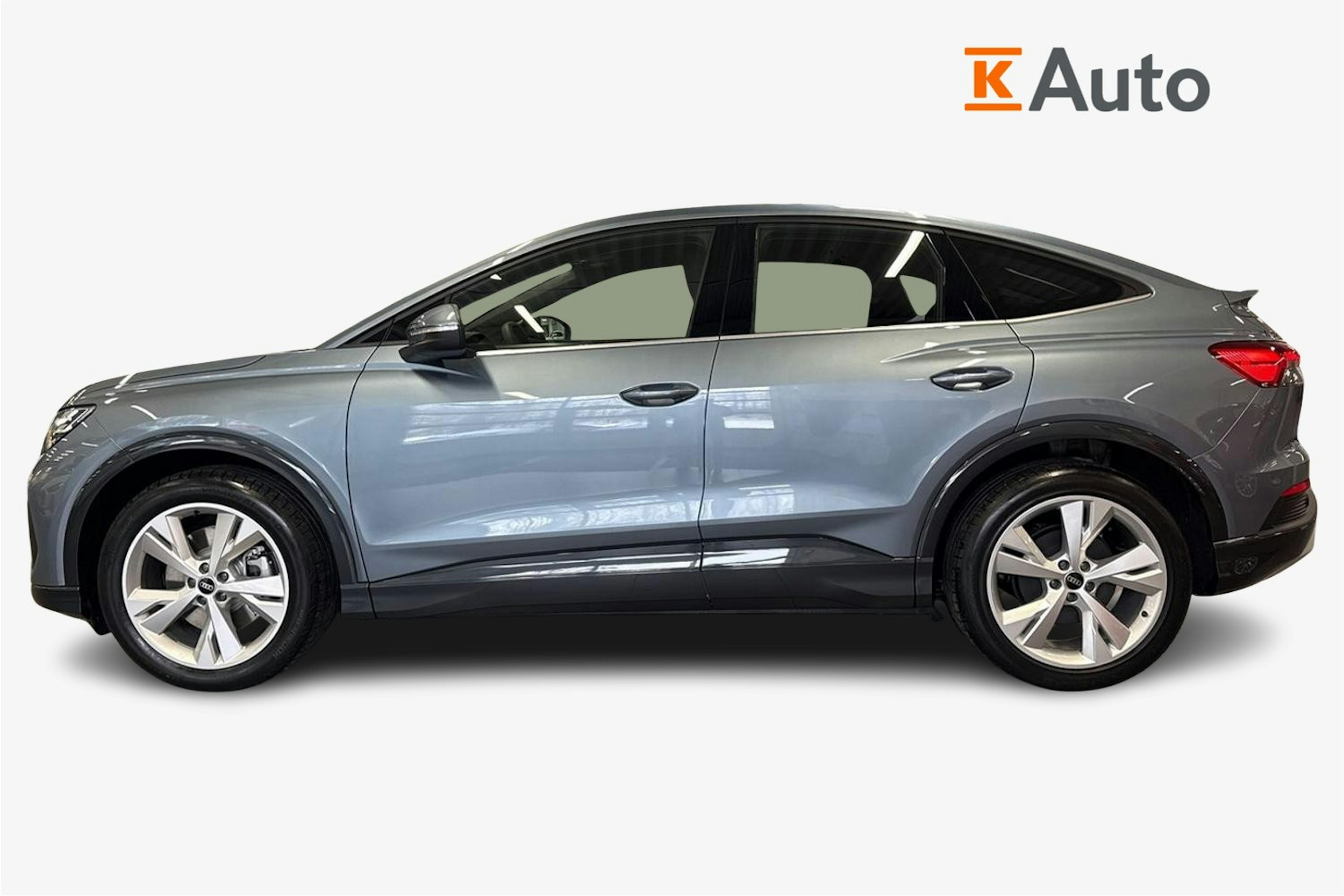 met. sininen Audi Q4 e-tron 2026 kuva 5.