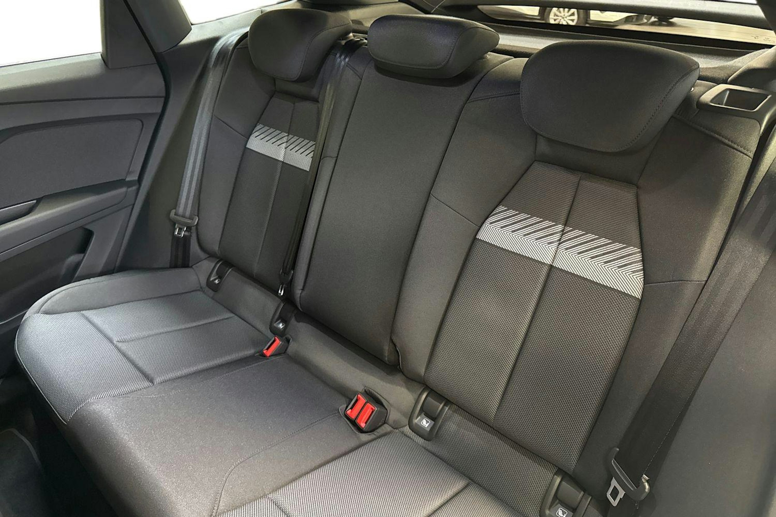 met. sininen Audi Q4 e-tron 2026 kuva 8.