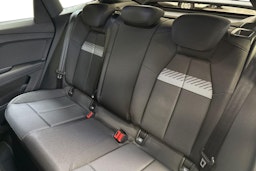 met. sininen Audi Q4 e-tron 2026 kuva 8.